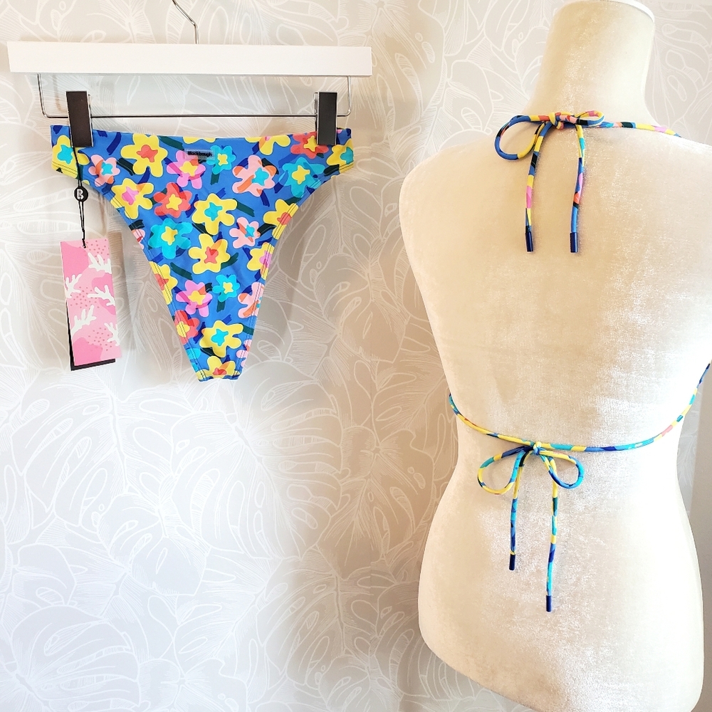 Blackbough Bikini Swimsuit Set In Floral Punch - Size Small - Picture 5 of 12